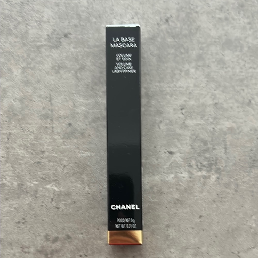 CHANEL La Base Mascara in Black and Gold